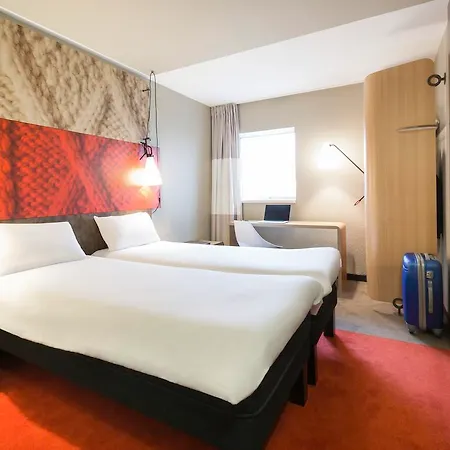 Ibis Centre Gare Sud Hotel 3*