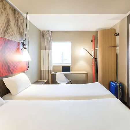 Hotel Ibis Centre Gare Sud 3*