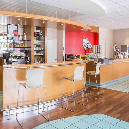Ibis Centre Gare Sud Hotel 3*