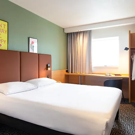 Ibis Centre Gare Sud Hotel 3*