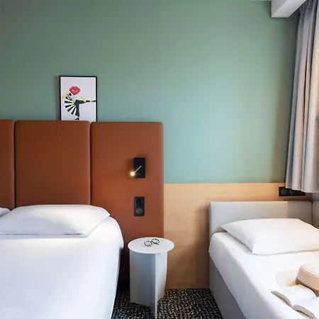 Ibis Centre Gare Sud Hotel 3*